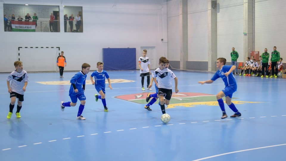 Futsaltorna öt korosztálynak
